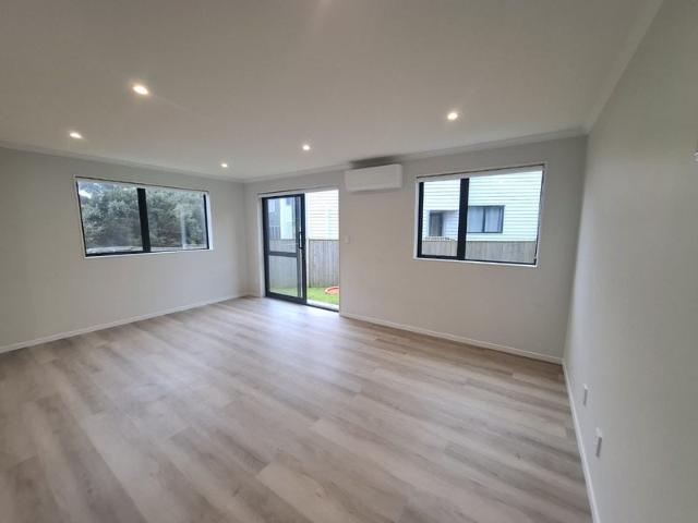 House for rent in Oratia