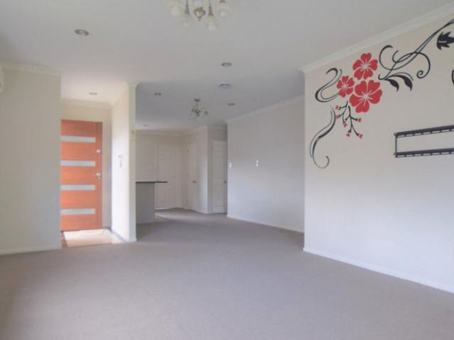 House for rent in Oratia