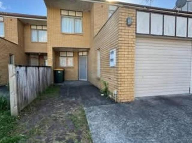 House for rent in Oratia