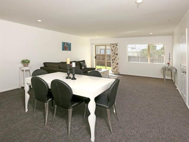 House for rent in Oratia