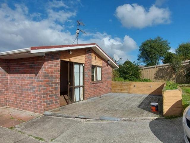 House for rent in Oratia