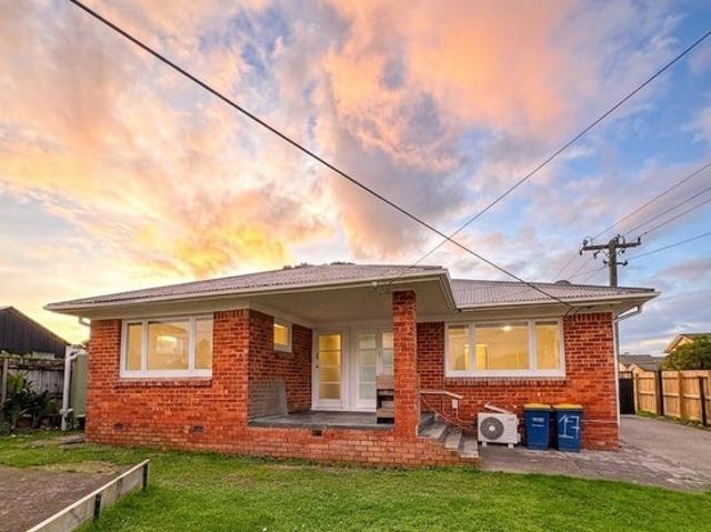 House for rent in Oratia