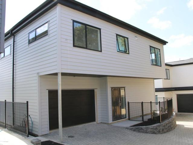 House for rent in Oratia