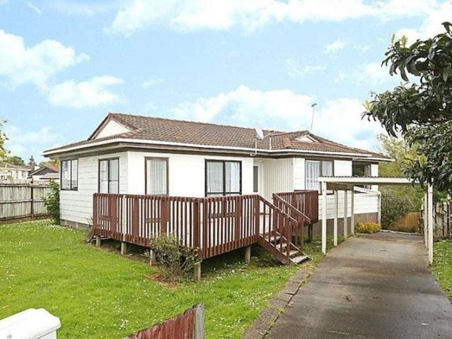 House for rent in Oratia