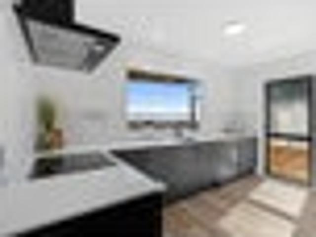 House for sale in Chaslands, Canterbury