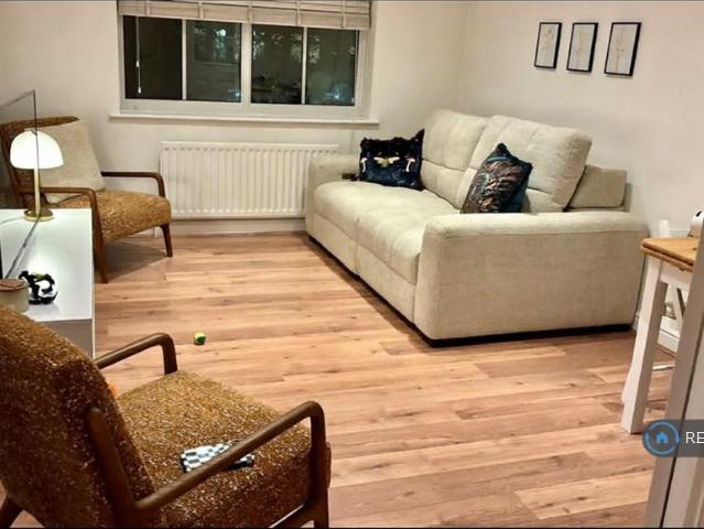 Apartment for rent in Gidea Park, Greater London