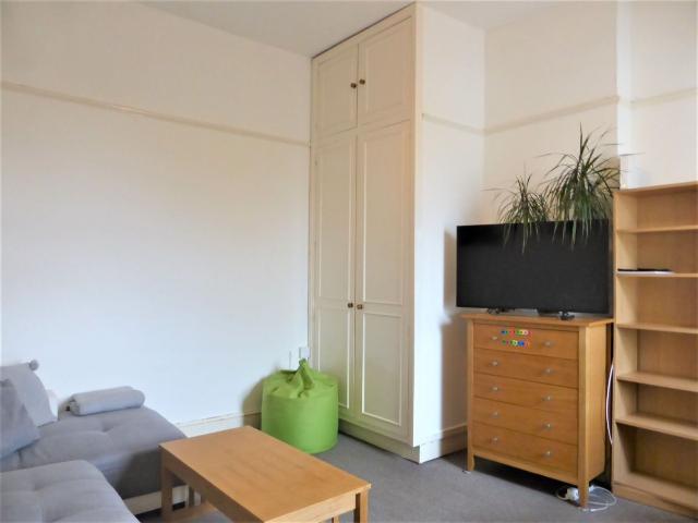 Apartment for rent in Aldrington