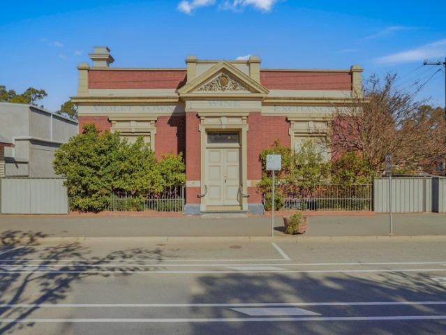 House for sale in Boho South, Victoria