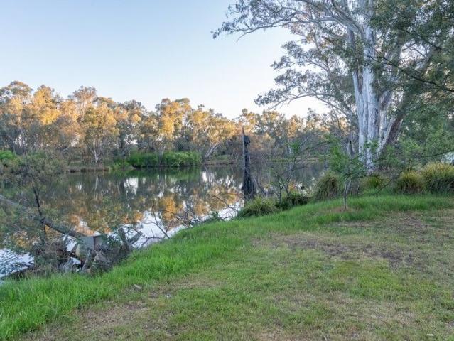Cottage for sale in Bailieston, Victoria