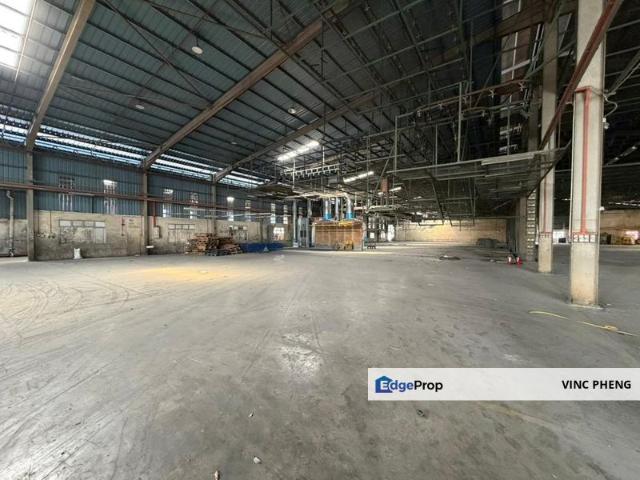 Warehouse for sale in Malaka