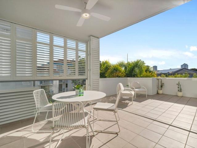Apartment for sale in Surfers Paradise, Gold Coast City
