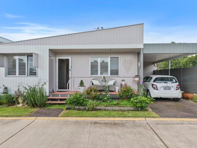 Villa for sale in Ambergate, New South Wales