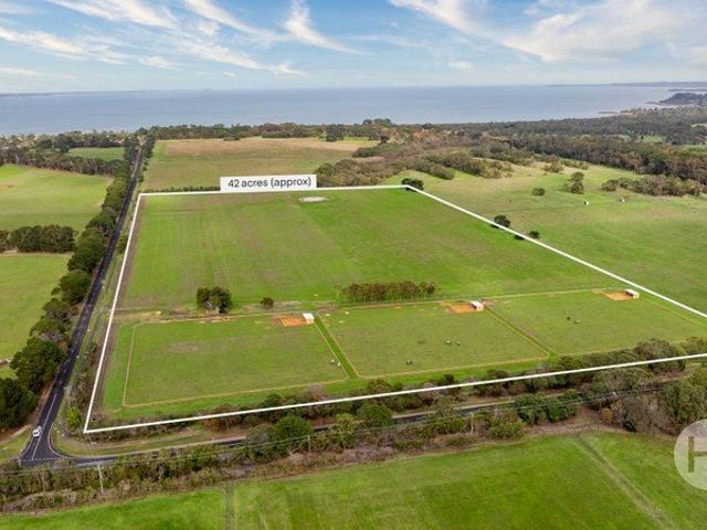 Cottage for sale in Camerons Creek, Victoria