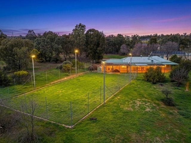 Cottage for sale in Junee Reefs, New South Wales