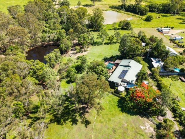 Cottage for sale in Victory Heights, Queensland