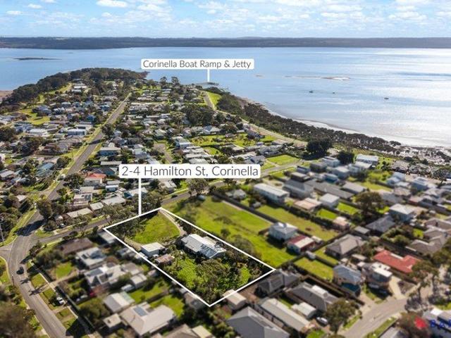 Cottage for sale in Corinella, Victoria