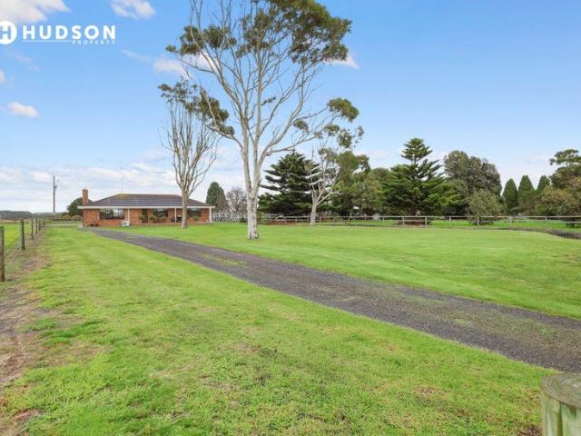 Cottage for sale in Portland, Victoria