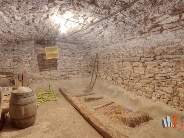 Maison vente à La Tour-du-Pin, Four