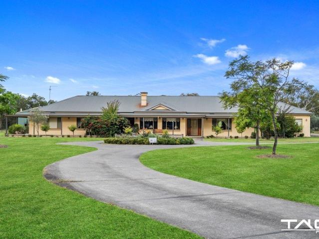 Cottage for sale in Sydney, New South Wales