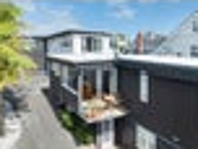 Townhouse for sale in Saint Marys Bay, Oroua County