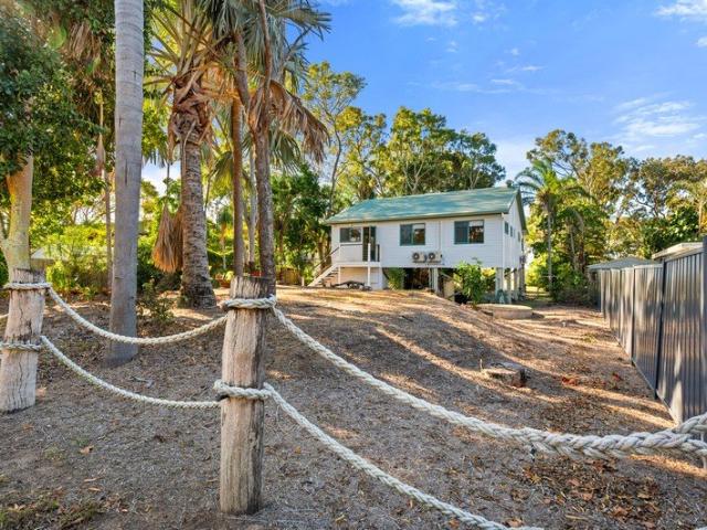 House for sale in Moore Park Beach