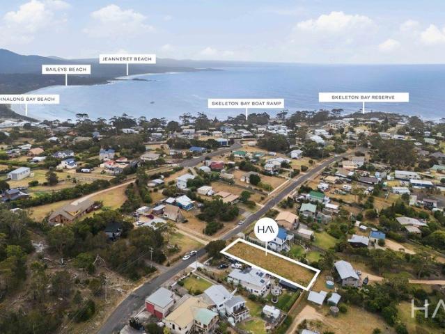 Land for sale in Binalong Bay, Tasmania