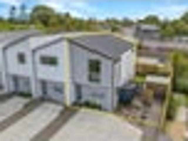 Townhouse for sale in Heathcote, Canterbury
