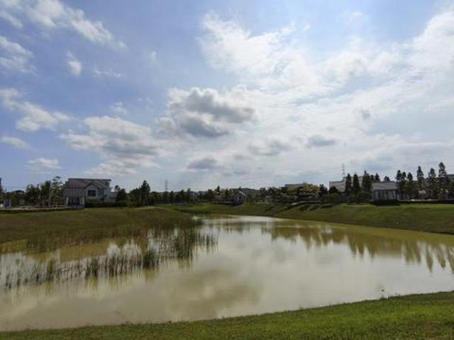 Bungalow for sale in Malaka