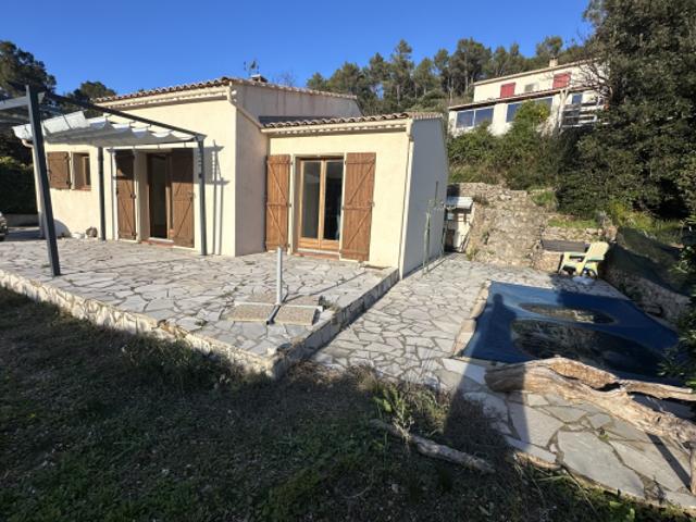 Maison vente à Arrondissement de Toulon, Solliès-toucas