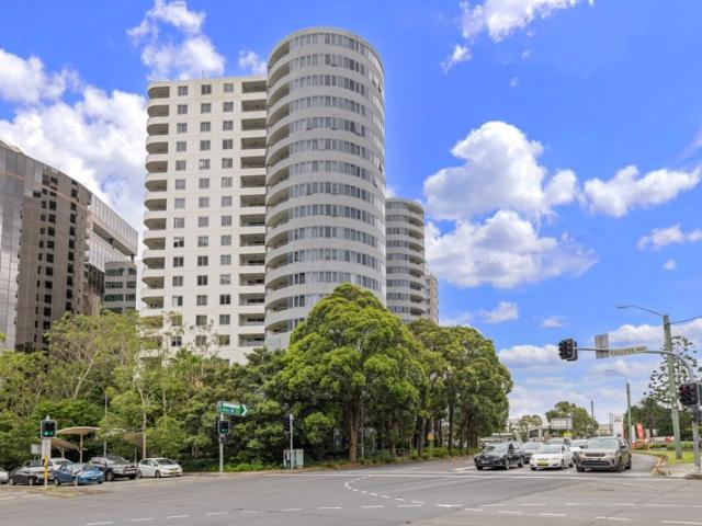 Office for sale in Lower North Shore, Sydney