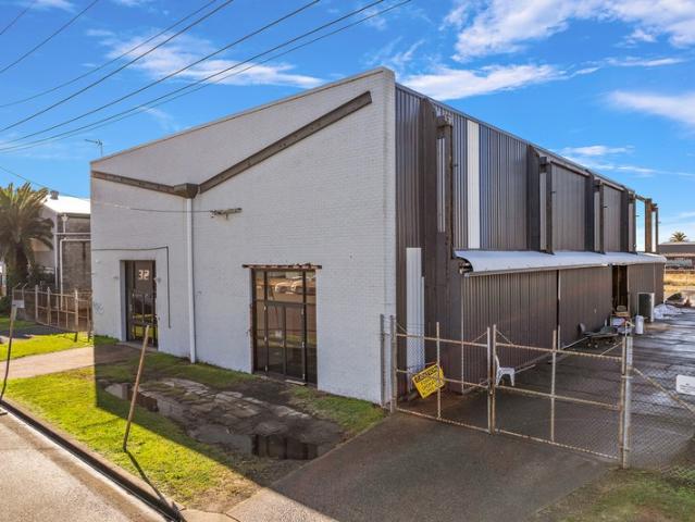 Warehouse for rent in Ambergate, New South Wales