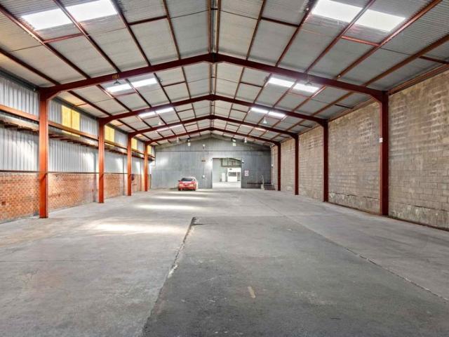 Warehouse for rent in Newcastle, Newcastle-Maitland