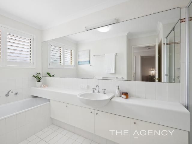 Townhouse for sale in Claremont