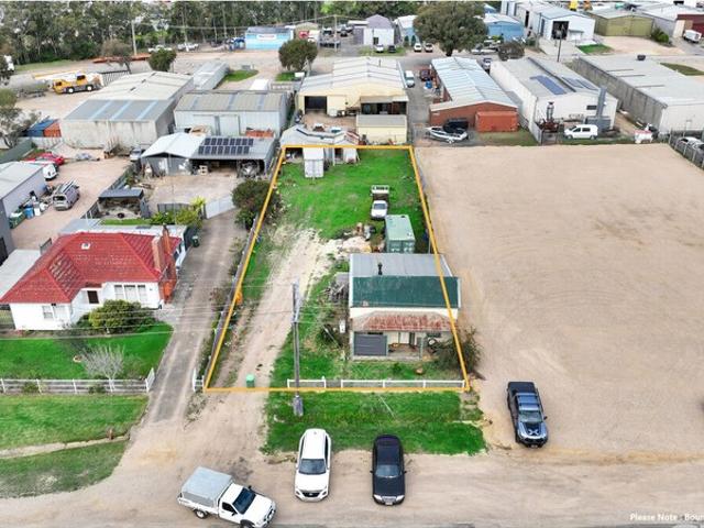 Warehouse for sale in Bairnsdale, Victoria