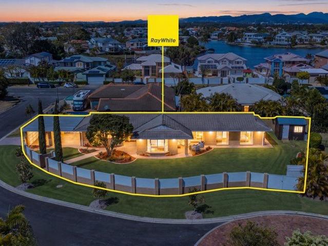 House for sale in Clear Island Waters, Gold Coast City