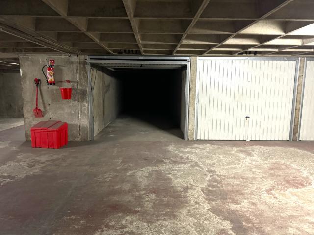 Garage vente à Paris, Île-de-France