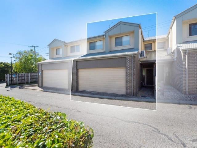 Townhouse for sale in Toombul, Queensland