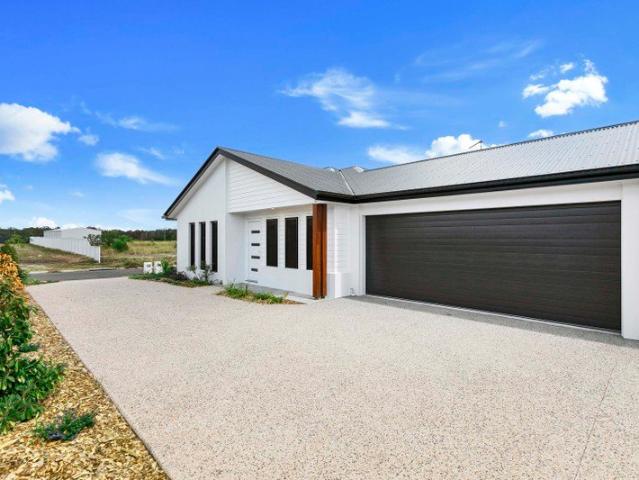 Duplex for sale in Burrum Heads, Queensland