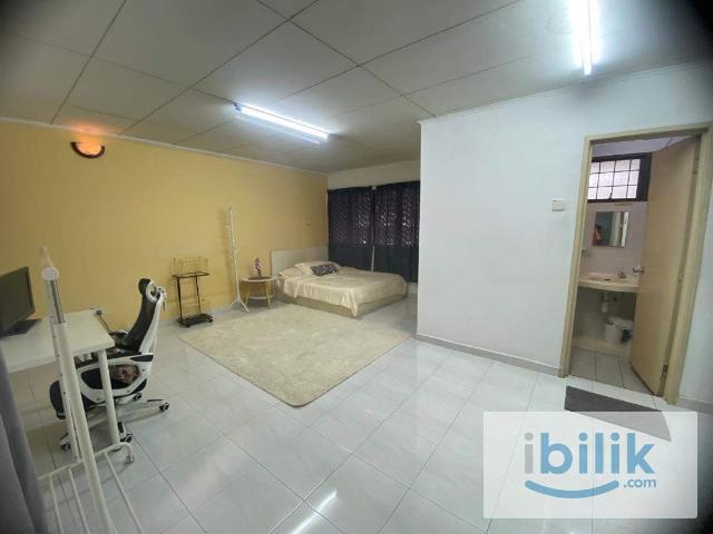 Room for rent in Petaling, Damansara Damai