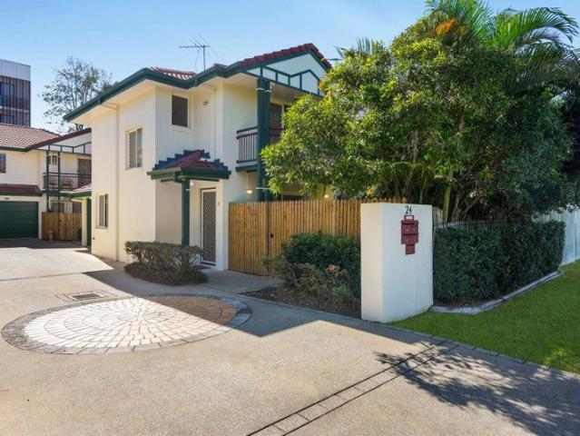 Townhouse for sale in Toombul, Queensland
