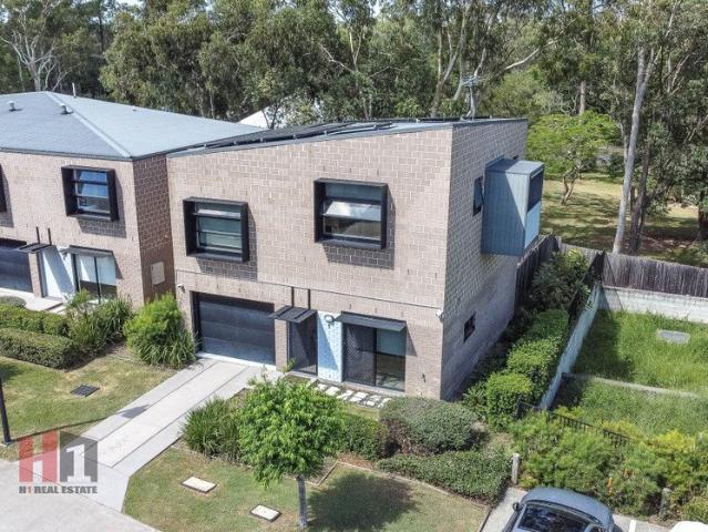 Townhouse for sale in Toombul, Queensland