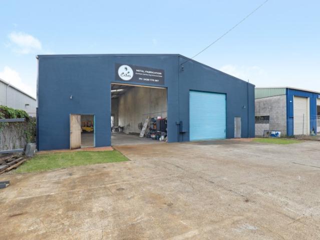 Warehouse for sale in Kings Creek, Queensland