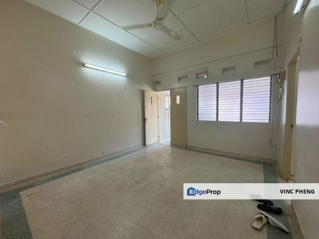 House for sale in Malaka