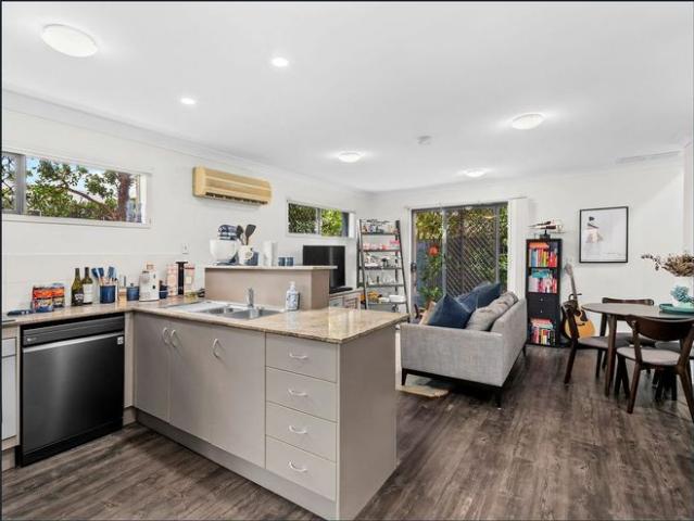 Townhouse for rent in Toombul, Queensland