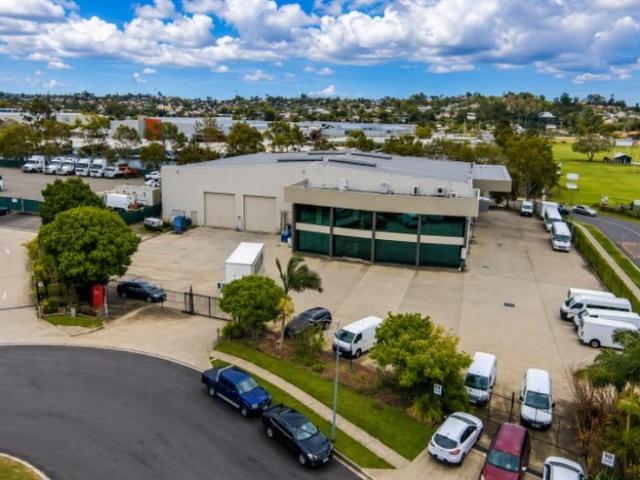 Warehouse for rent in Toombul, Queensland