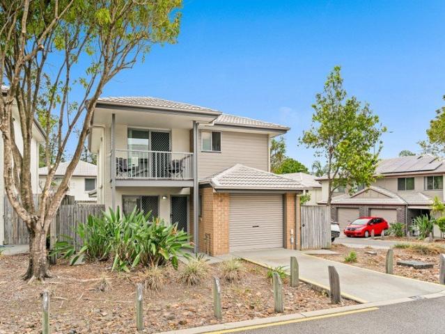 Townhouse for sale in Eight Mile Plains, Greater Brisbane
