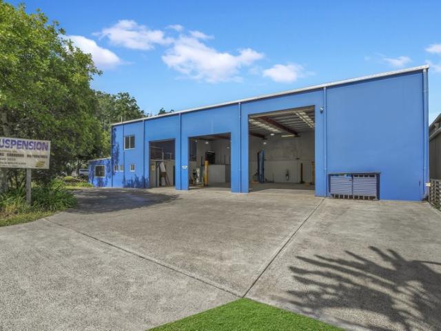 Warehouse for sale in Kings Creek, Queensland