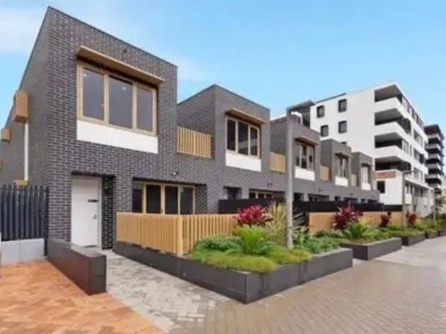 Townhouse for rent in Rosebery, Sydney