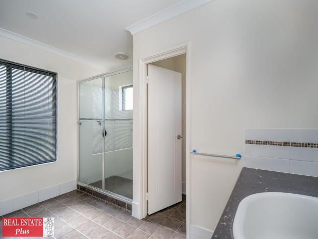 House for sale in Viveash, Western Australia