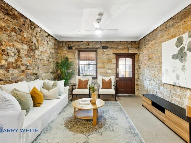House for sale in Glebe